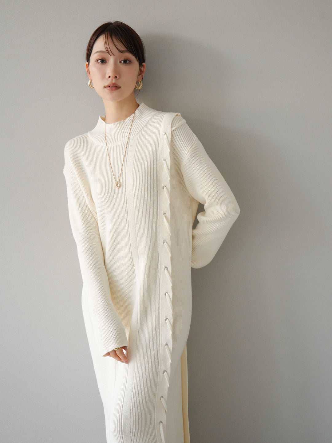 [SET] 不對稱繫帶高領針織連身裙 + 可選飾品套裝 (2套)