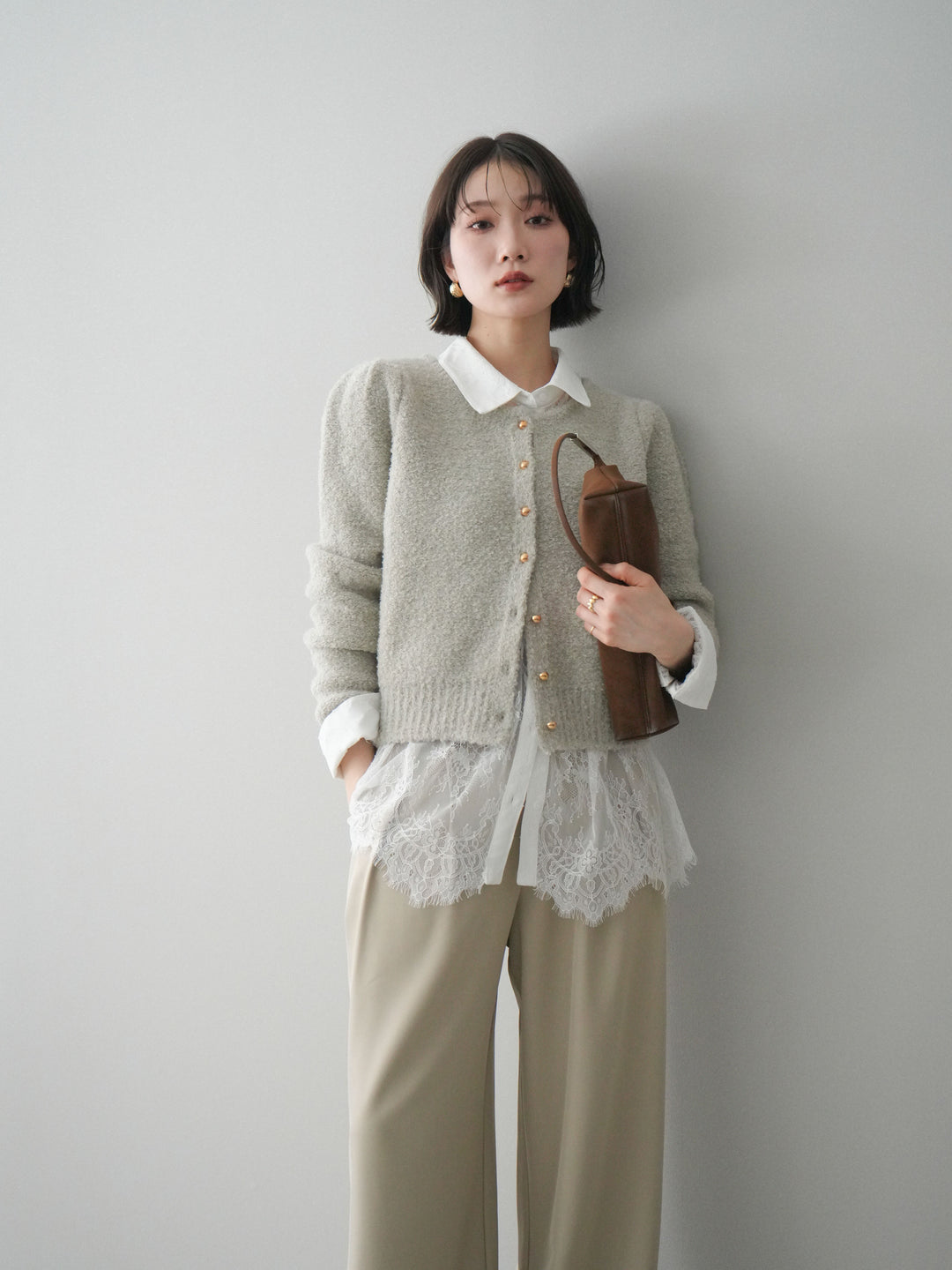 [SET]ゴールドボタンブークレニットカーディガン+総レースボリュームスリーブシャツ(2set)