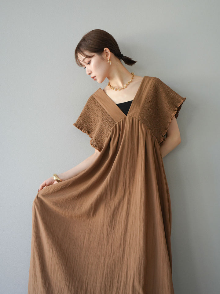 【預購】褶皺V領洋裝/米色