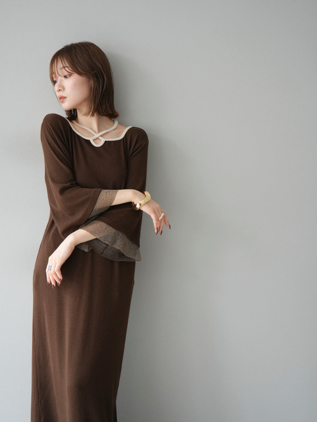 [予約]デザインネックラメシアー切替ニットワンピース/ブラウン