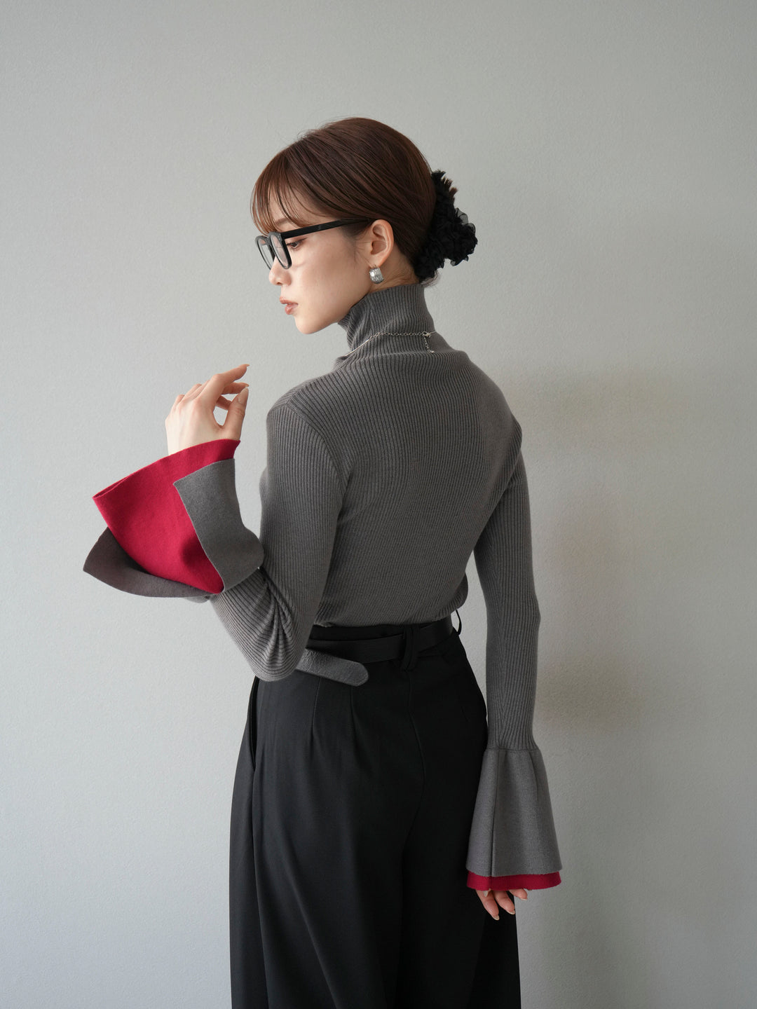 [SET] 疊層喇叭袖高領針織上衣 + 雙褶寬褲 (2 套)