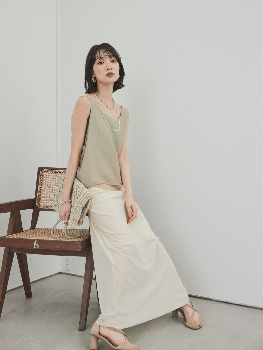 [預購] Washer Satin 薄紗多層背心/卡其米色