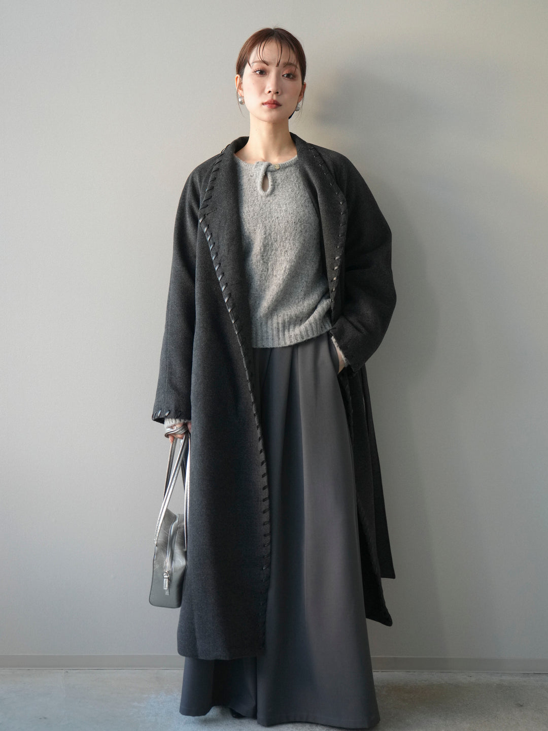 [予約]ハンドステッチ裏中綿ロングコート/charcoal