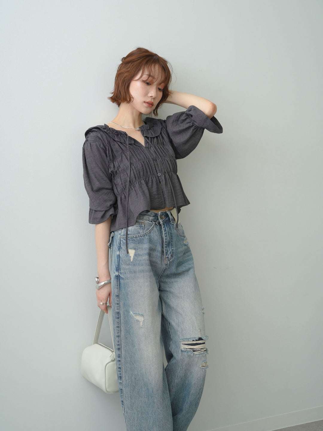 [SET]フリルネックシャーリングブラウス+ダメージデニムセミワイドパンツ(2set)