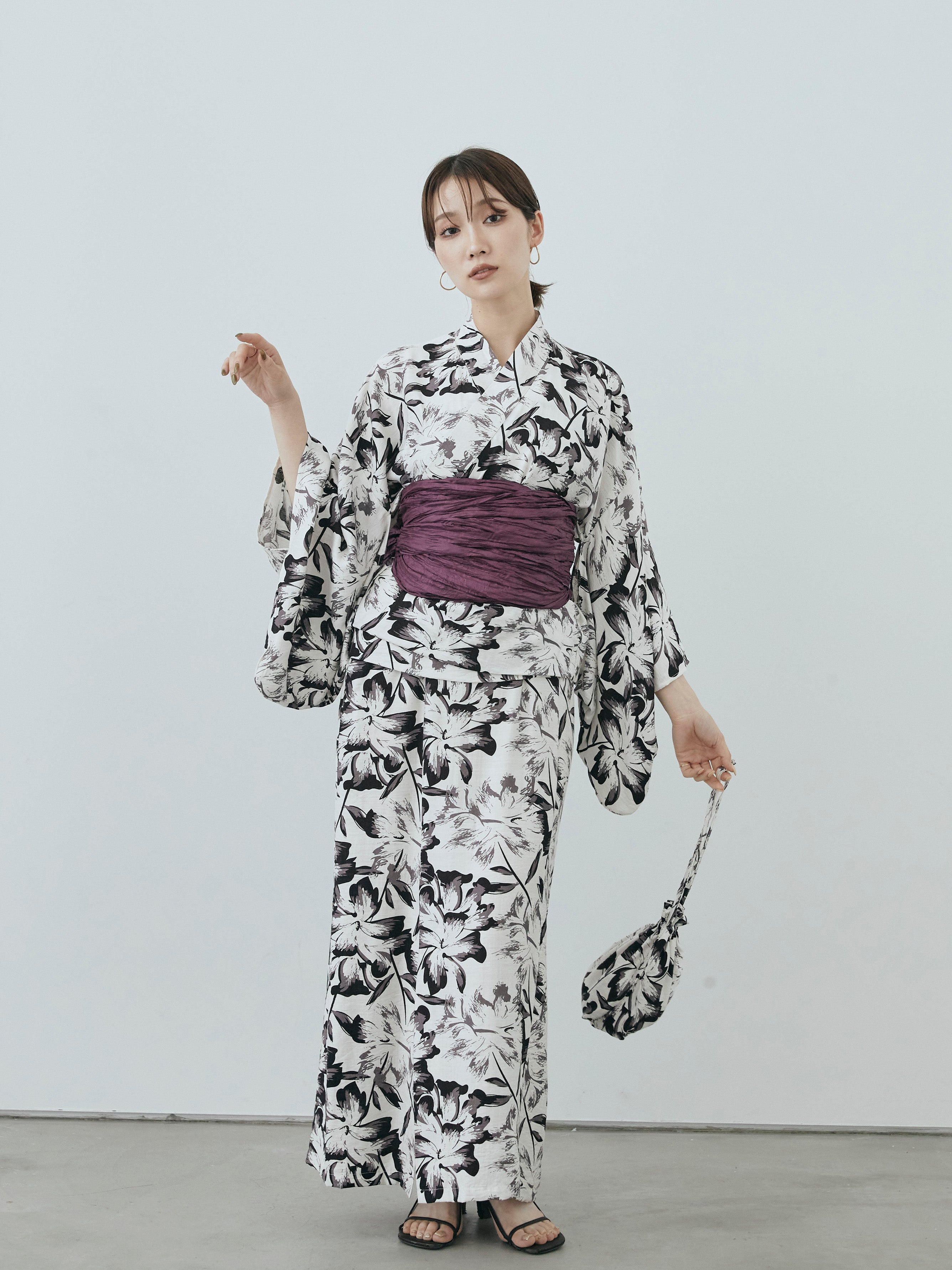 【激安】オリジナル浴衣　1624 浴衣セール！】【即日発送！】アイシーリリーフラワー浴衣【浴衣