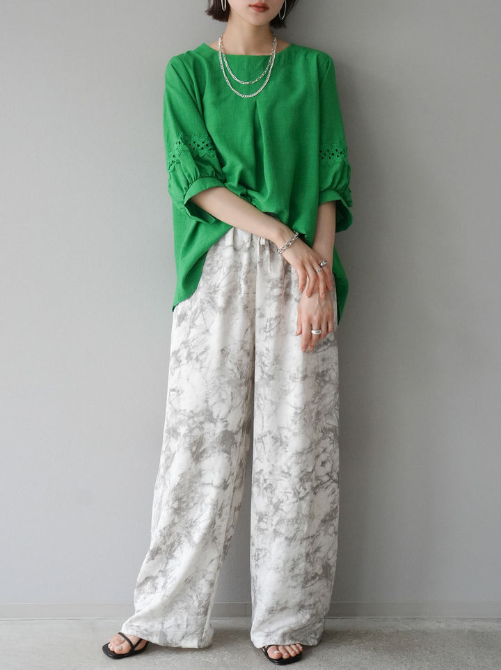 [Pre-order] Linen-touch sleeve cutwork tuck blouse/green