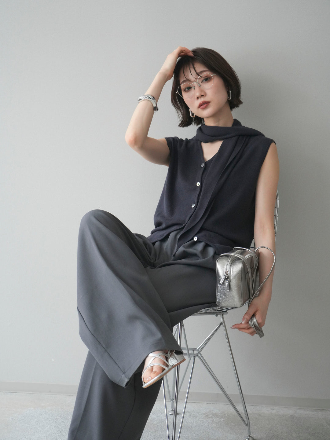 [予約]スカーフ付Vネックニットベスト/black