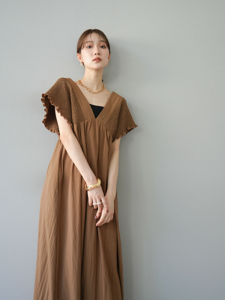 【預購】褶皺V領洋裝/米色
