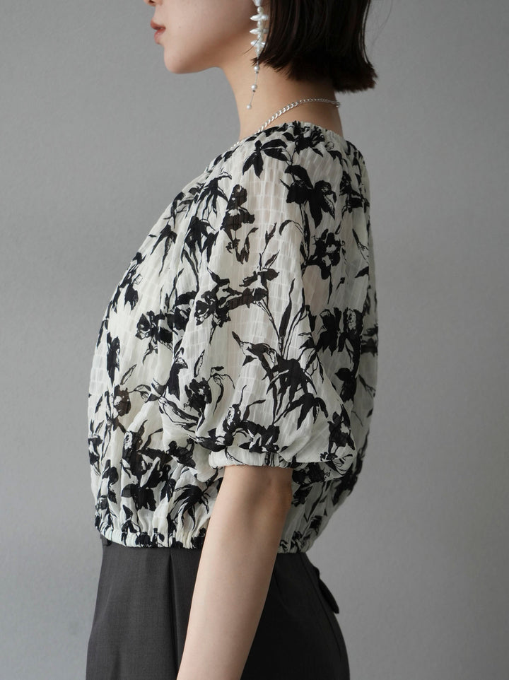 [Pre-order] Washer Flower Pattern Off-Shoulder Blouse/Off White