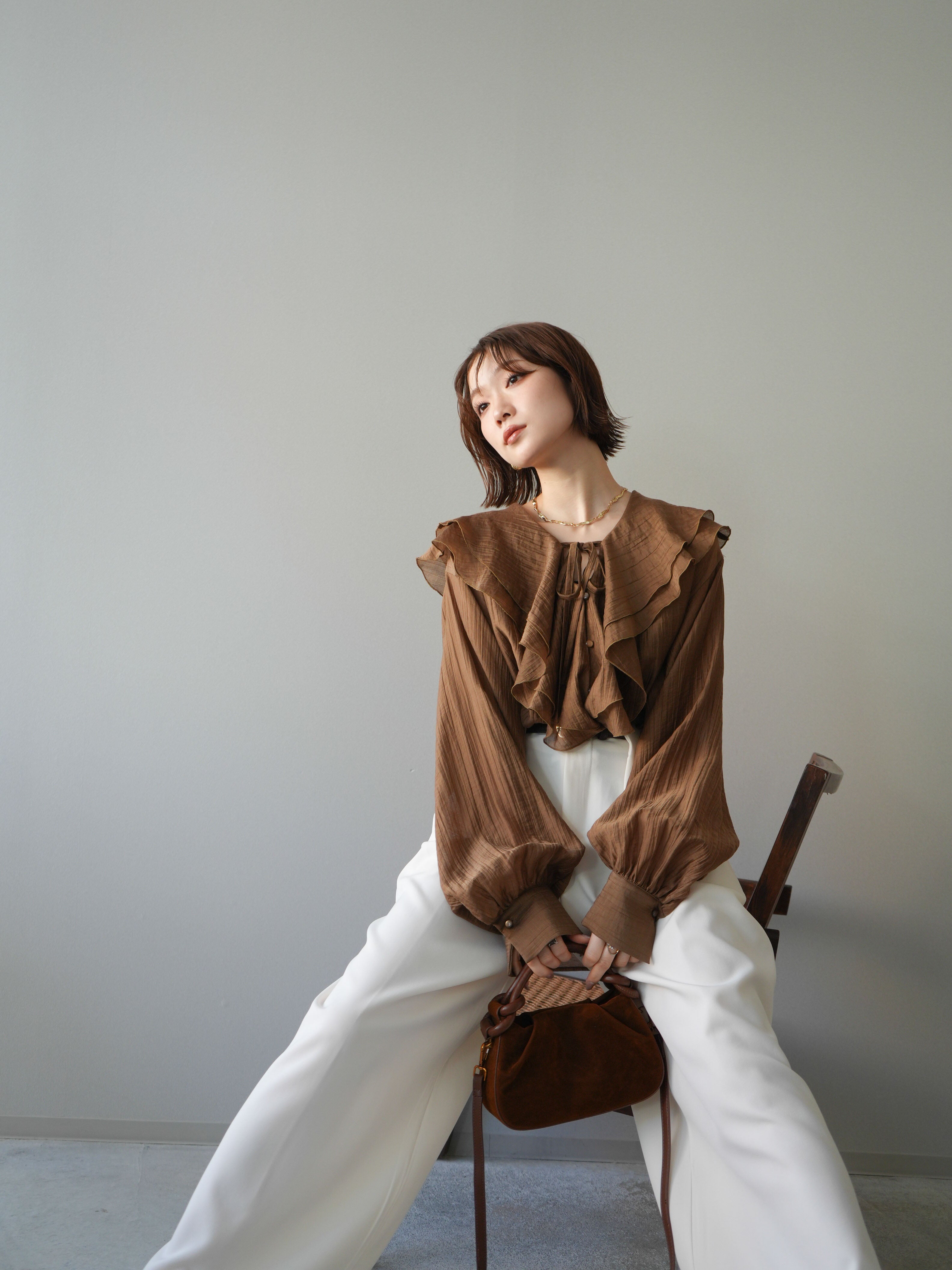 美品 ダーマコレクション シルク100％ ラッフルフリルブラウス ブラウン系 L 予約]ラッフルフリルブラウス/brown – Lumier
