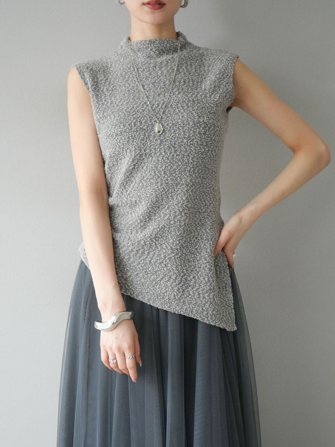 [SET]ブークレアシメニットノースリーブトップス+チュールボリュームスカート(2set)