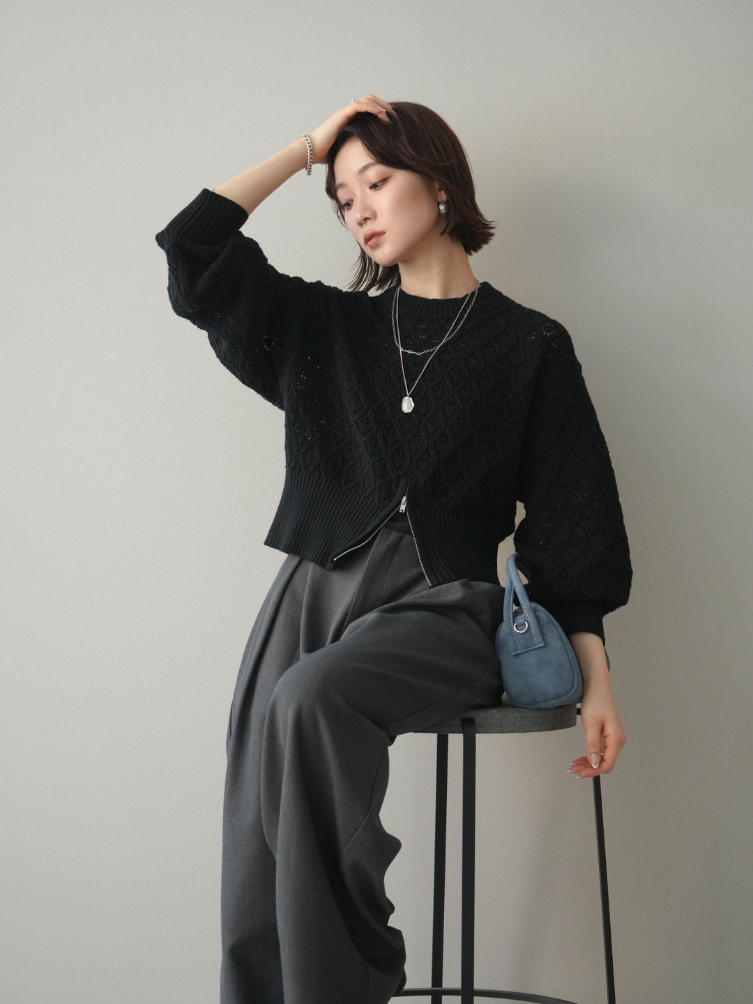 [予約]透かし編みフロントジップスリットニットプルオーバー/black