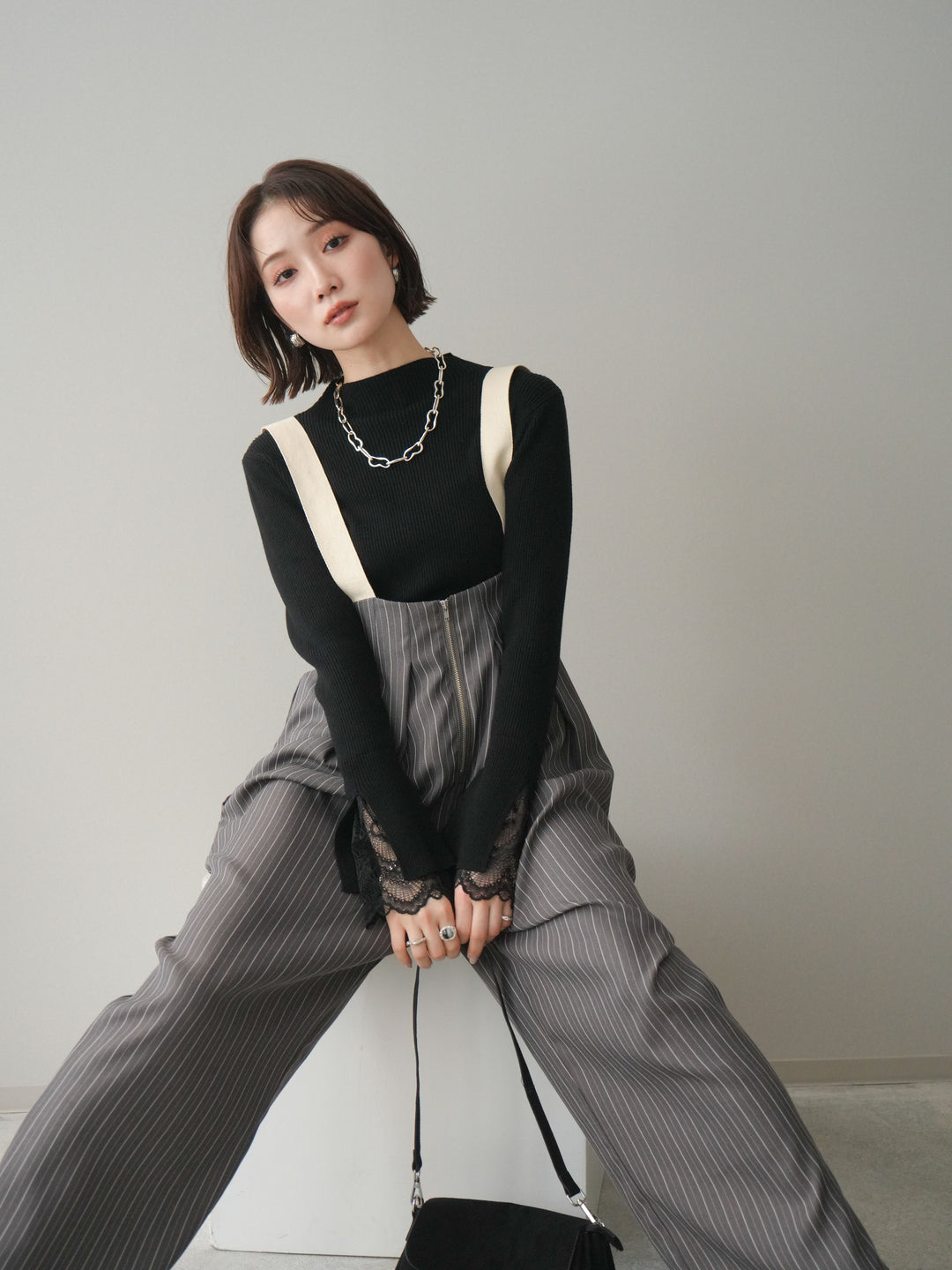 [SET]袖スカラップレースオフネックニットトップス+グログランテープストライプサロペット(2set)