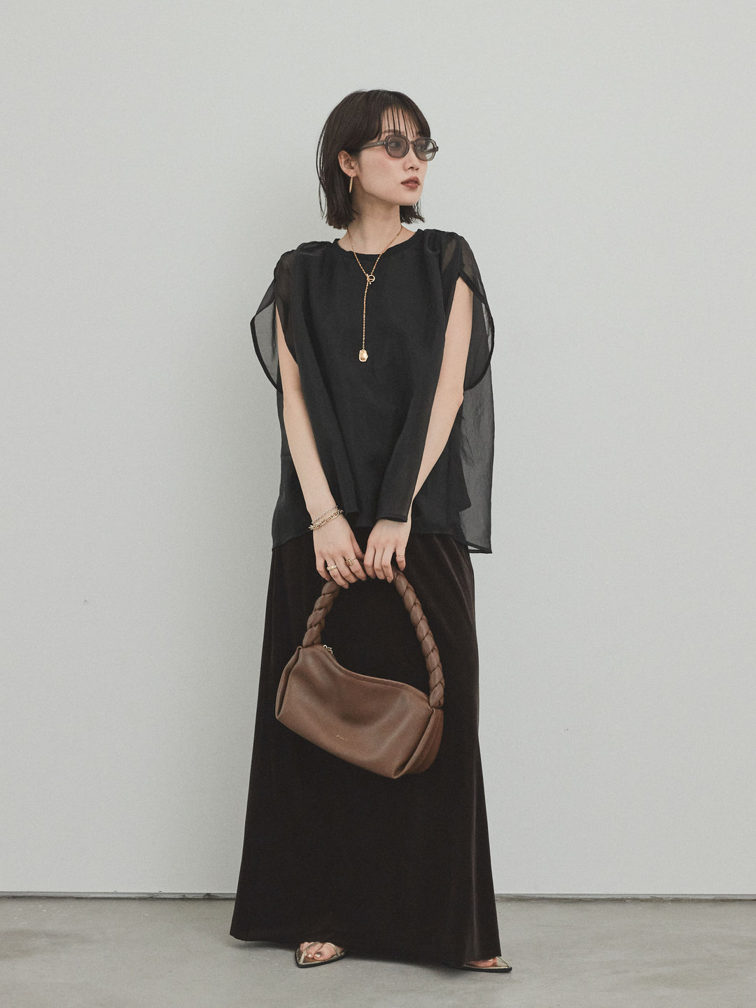 [SET] 緊湊光滑透視層疊上衣 + 天鵝絨低腰裙 (2set)