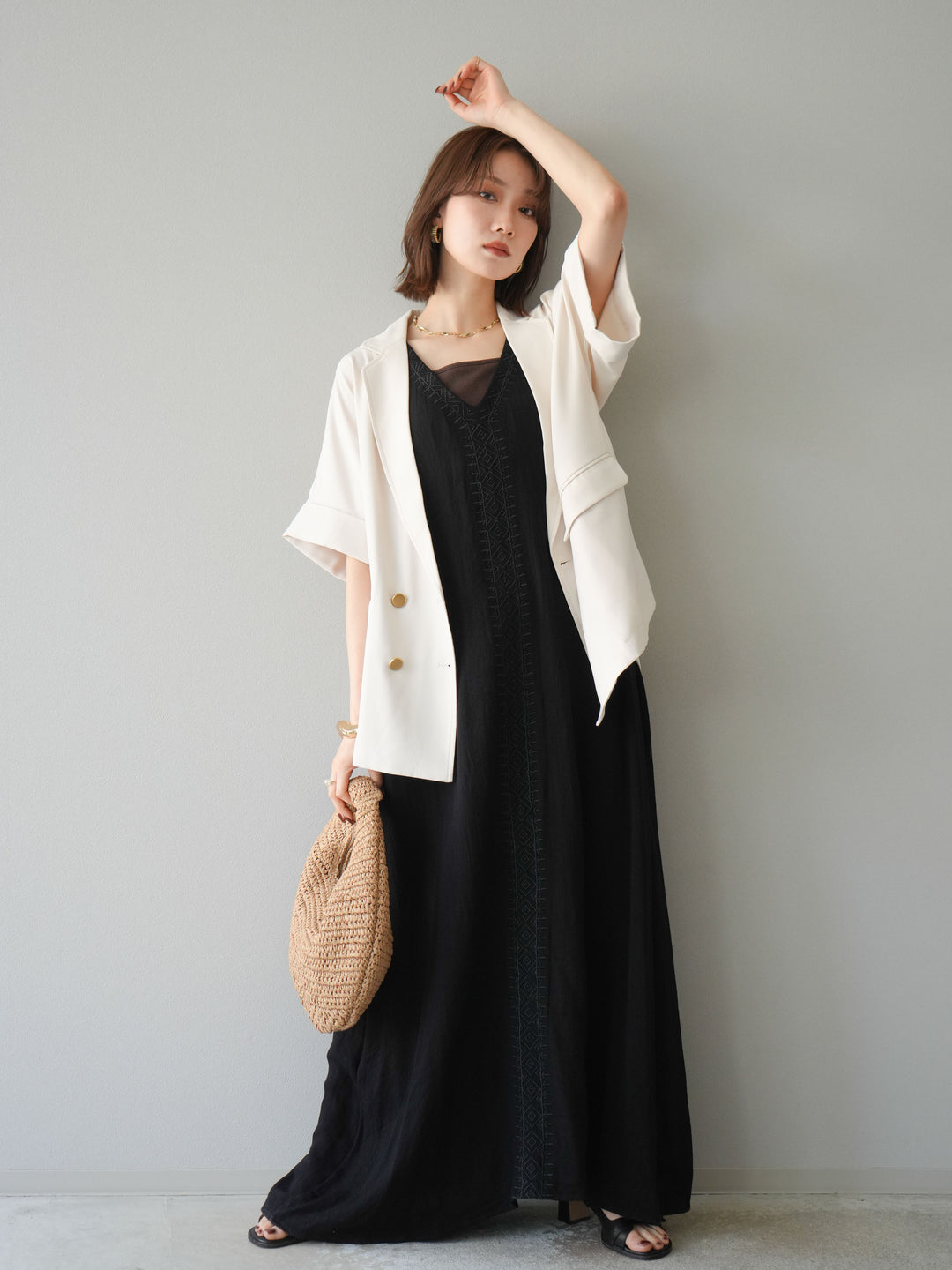 [予約]刺繍Vネックワンピース/ブラック