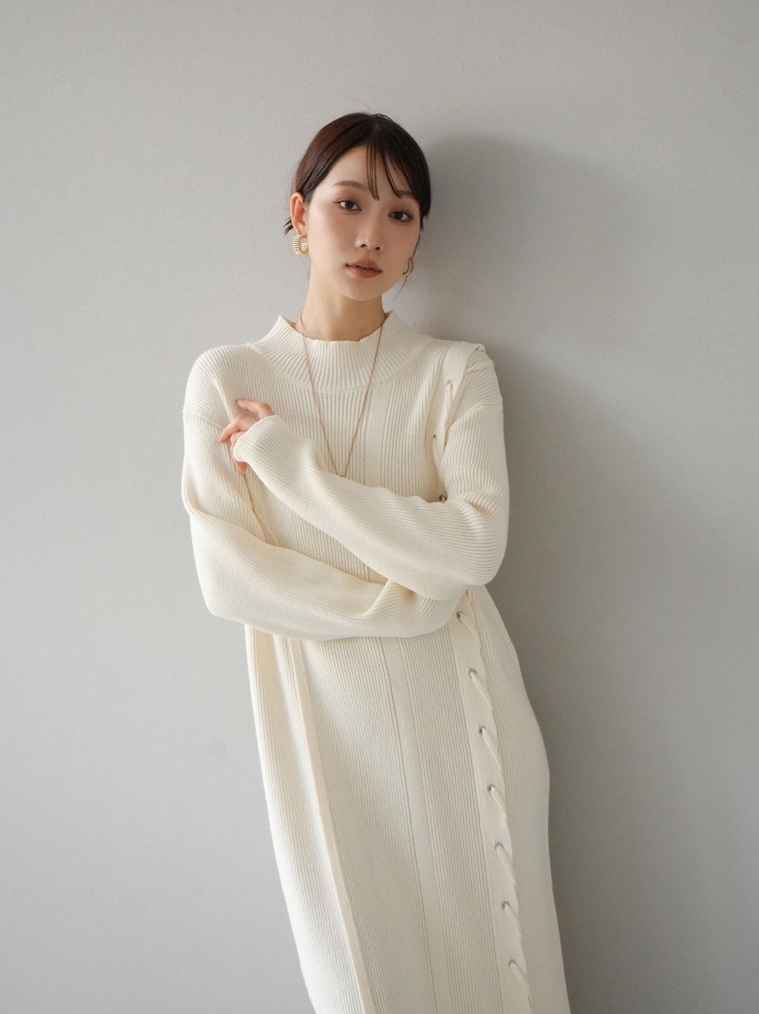 [SET] 不對稱繫帶高領針織連身裙 + 可選飾品套裝 (2套)