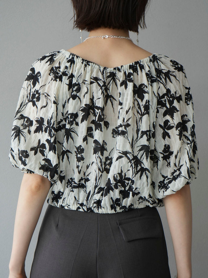 [Pre-order] Washer Flower Pattern Off-Shoulder Blouse/Off White