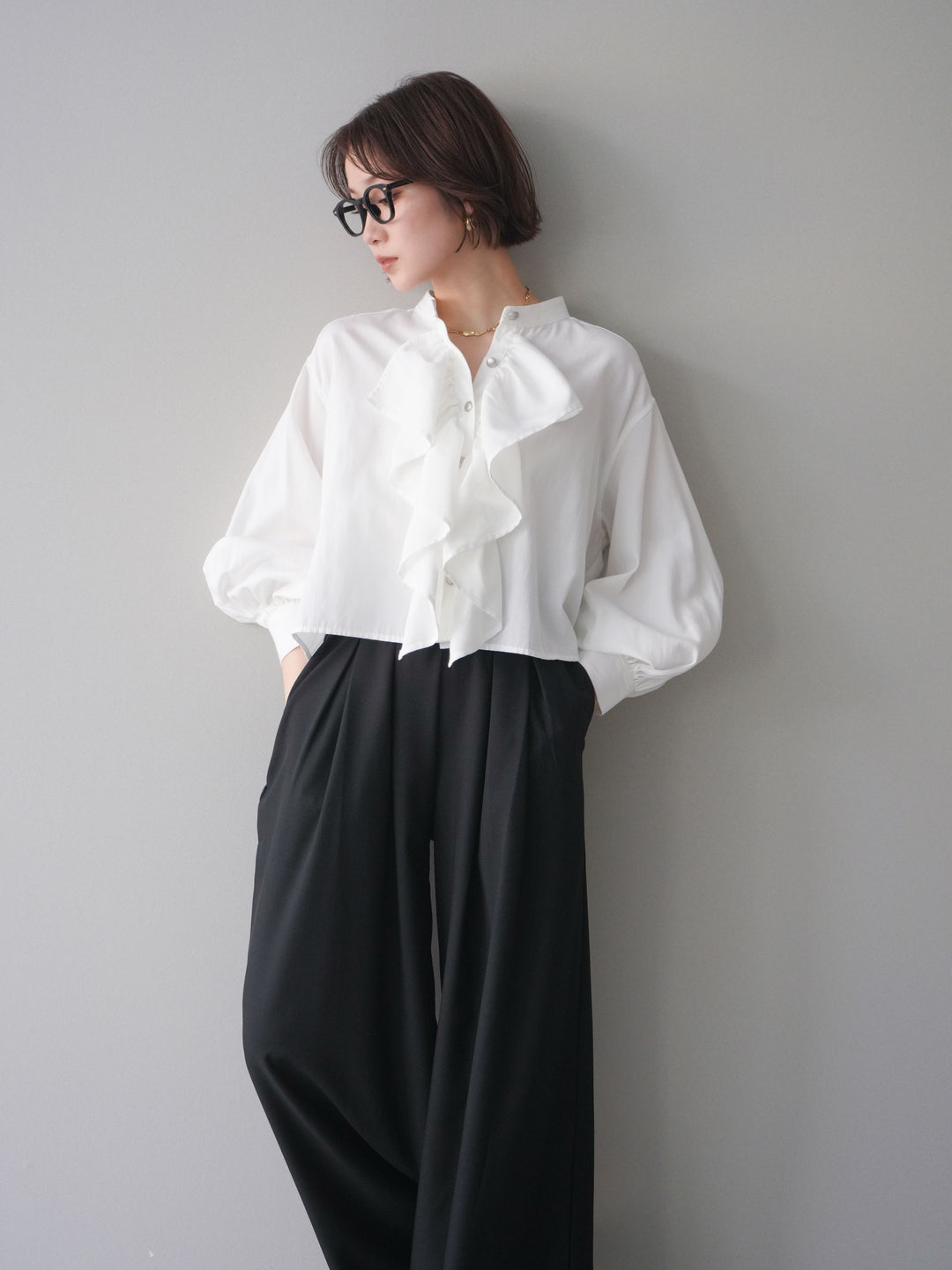 [予約]ラッフルフレアショートブラウス/offwhite
