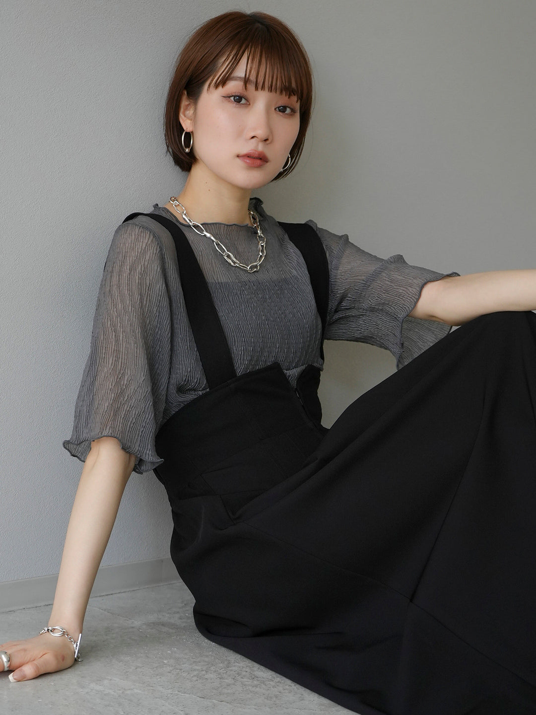 [Pre-order] Willow sheer mellow half sleeve top/charcoal gray