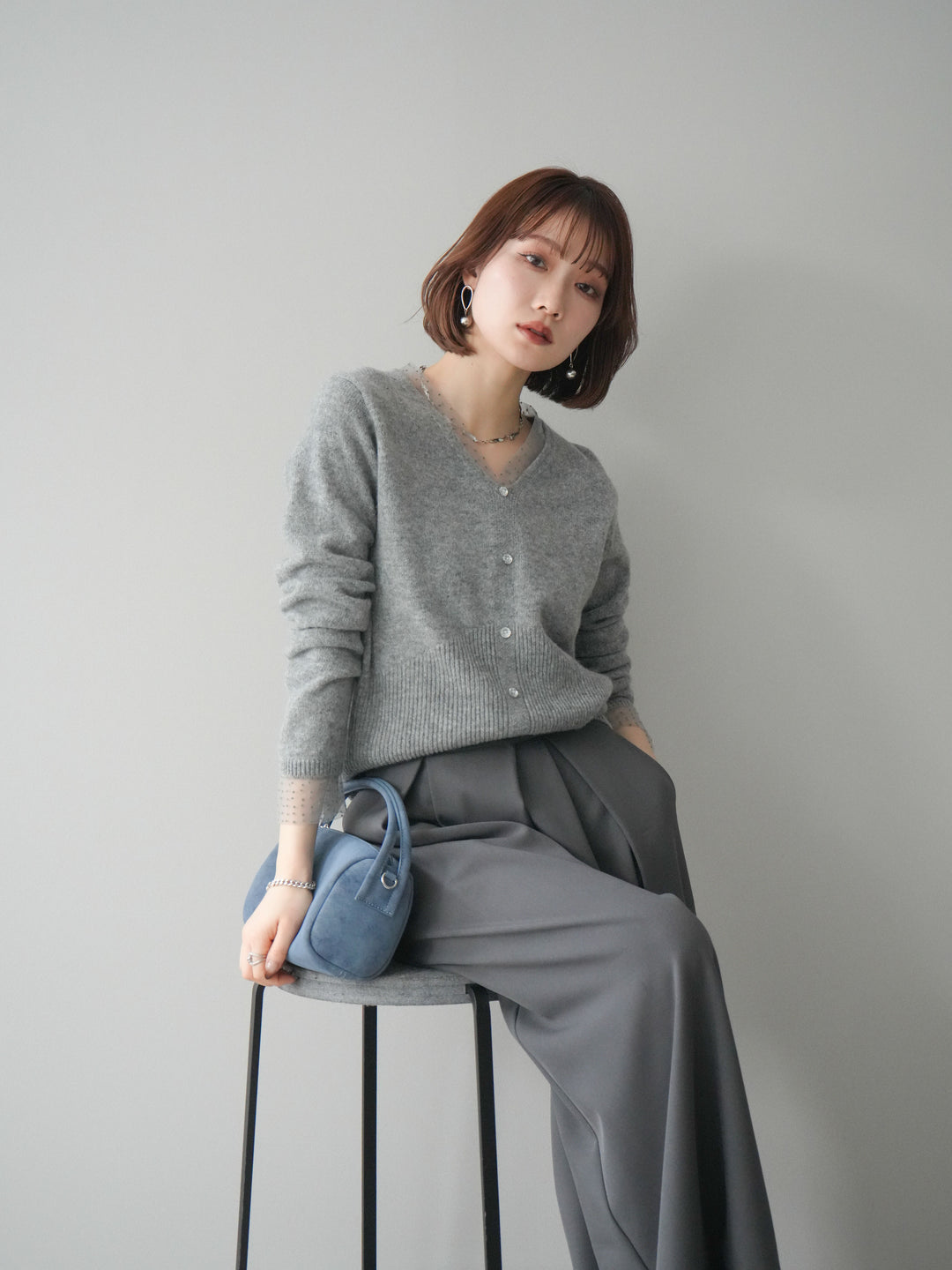 [SET]ドットチュールレイヤードボタンニットトップス+テープベルトタックバギーパンツ(2set)