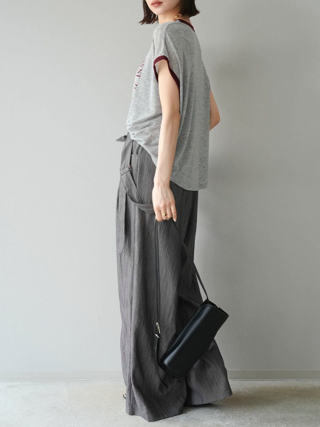 [SET]ストリングデザインハイウエストサロペット+シアーフライス ロゴプリントT (2set)