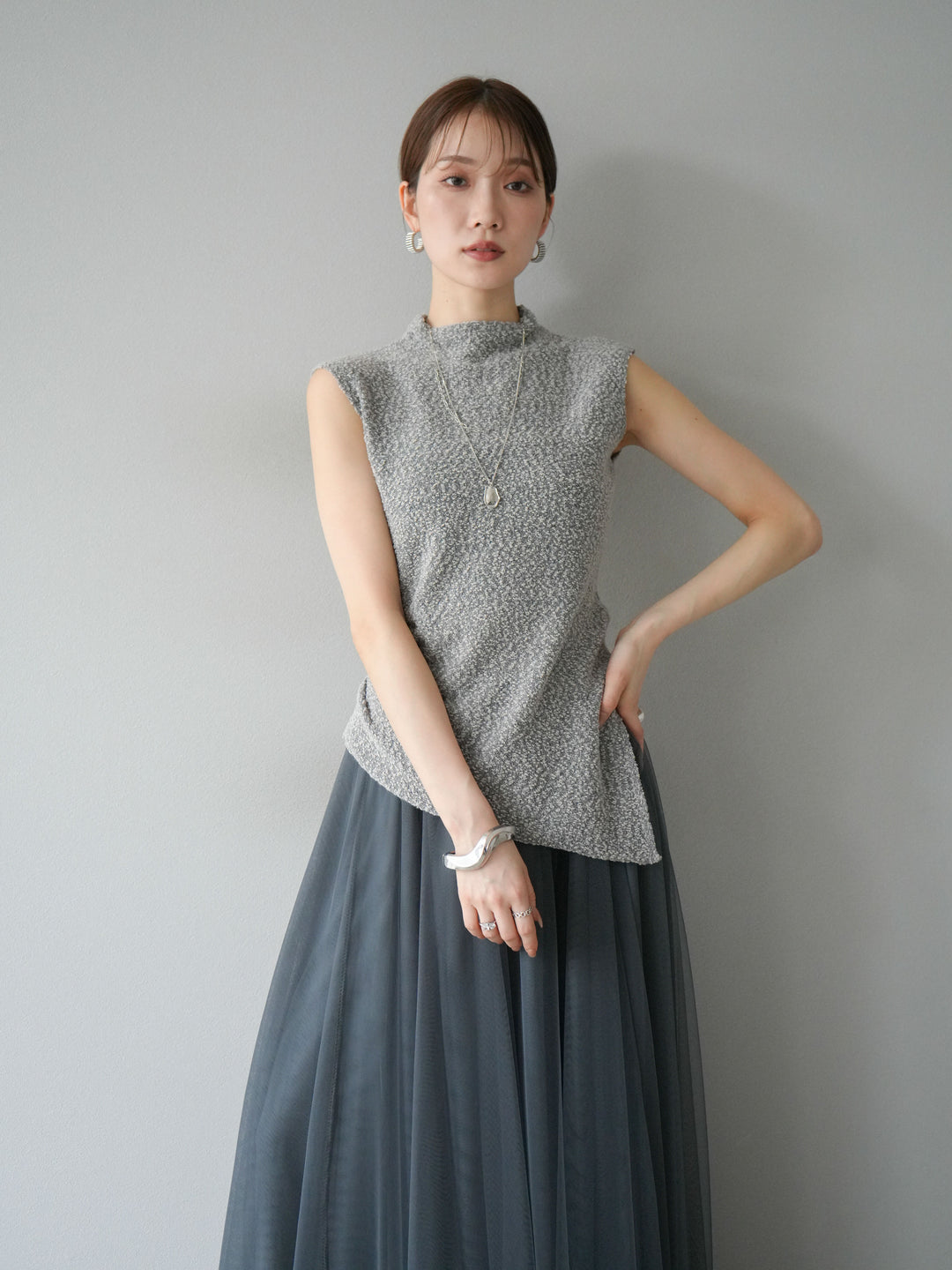 [SET]ブークレアシメニットノースリーブトップス+チュールボリュームスカート(2set)