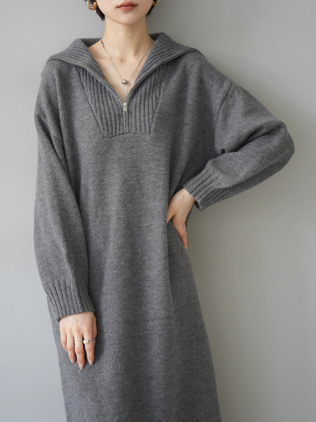 [Pre-order] High-neck zip knit dress/gray