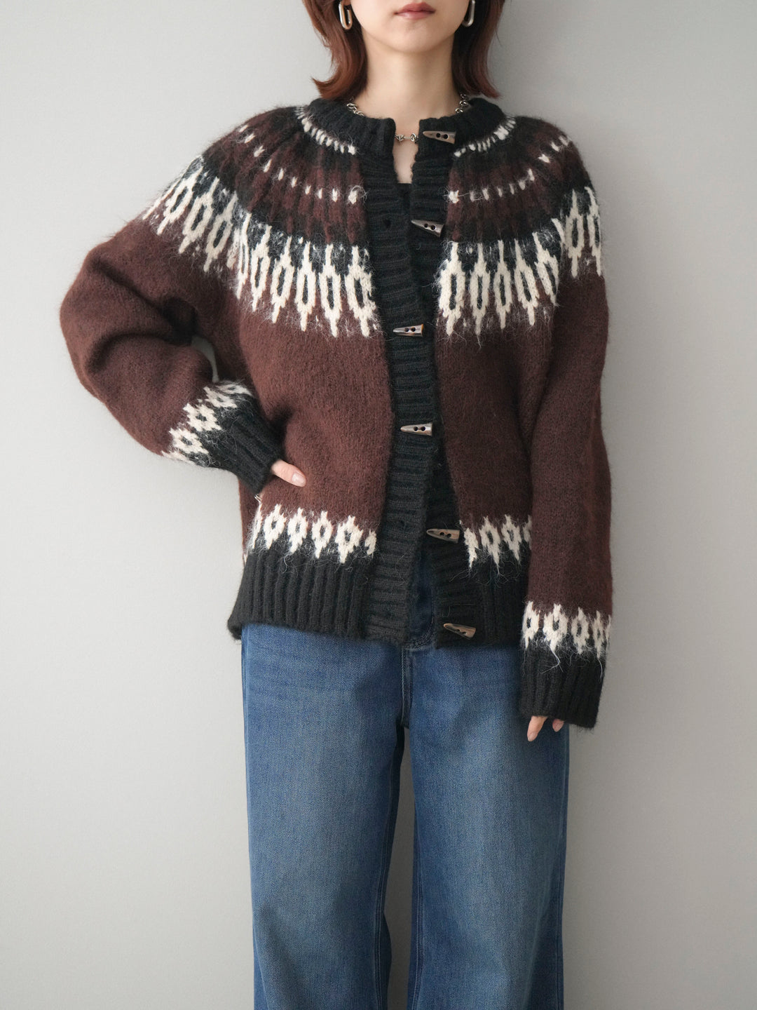 [SET]トグルボタン求心柄ニットカーディガン+裏起毛裾フリンジワイドデニムパンツ(2set)