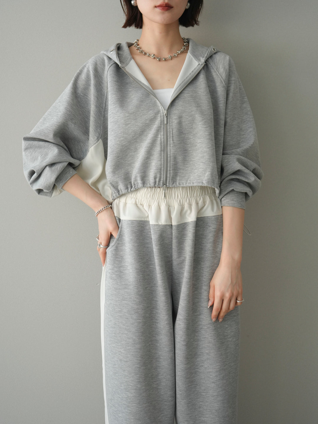 [SET]バイカラー異素材ライトポンチクロップドZIPフーディー+バイカラー異素材サイドラインライトポンチパンツ(2set)