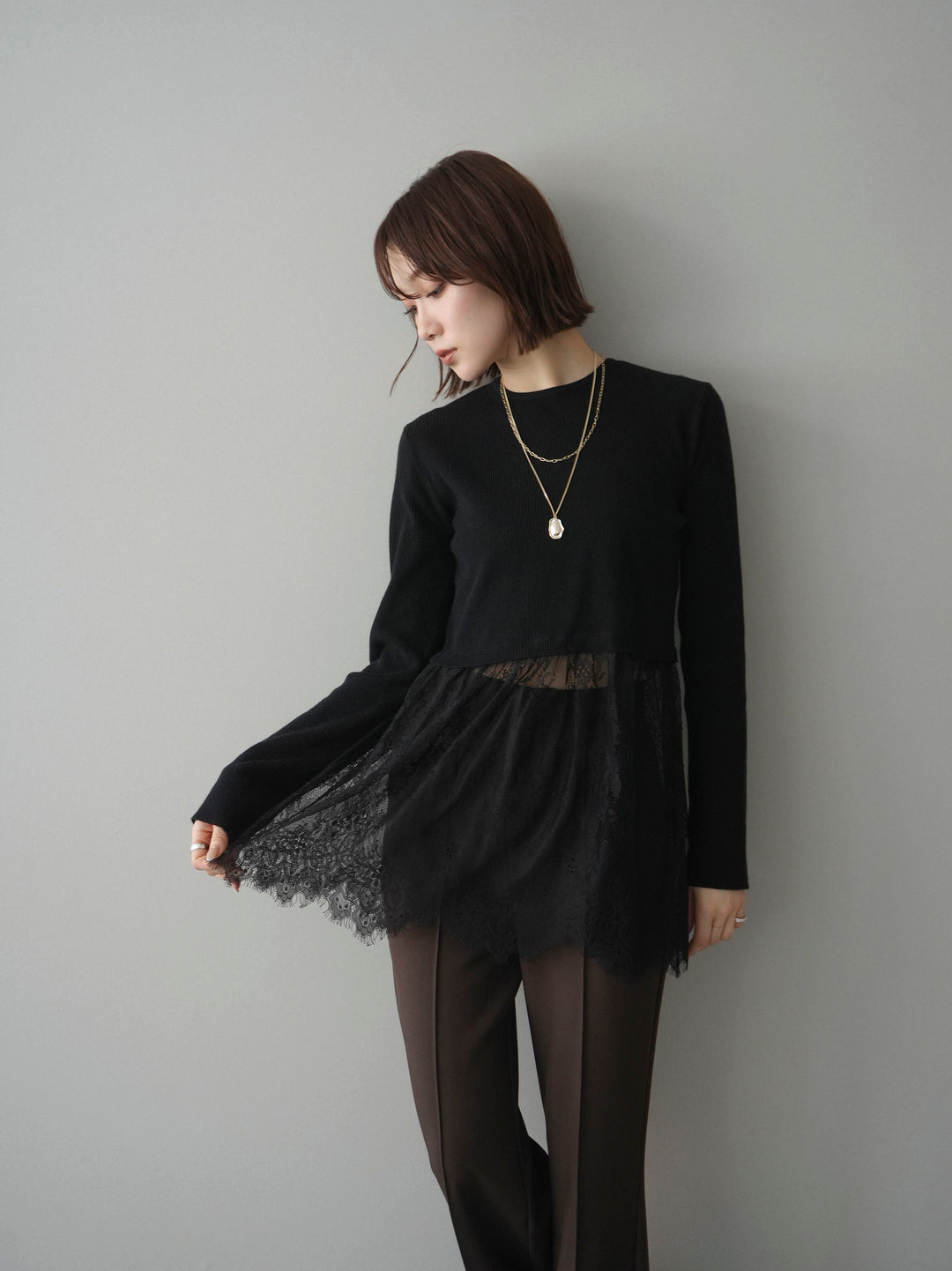 [予約]クルーネックレースドッキングリブニットトップス/black