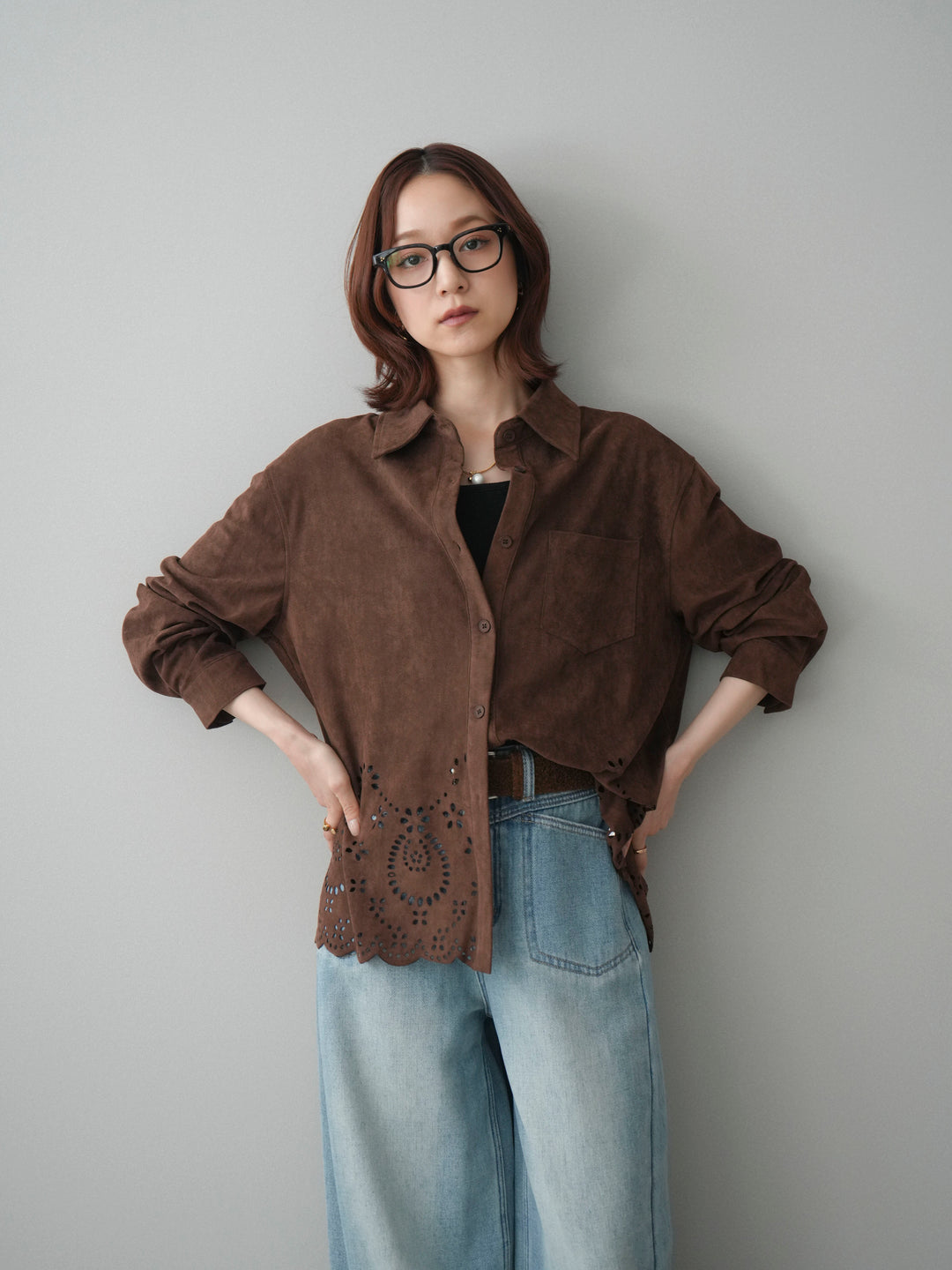 [SET]裾スカラップスエードシャツ+ベルト付裏起毛カーブデニムパンツ(2set)