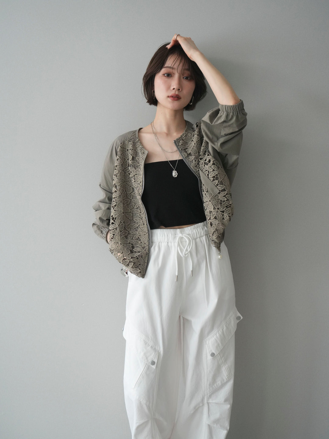 [SET]レースドッキングブルゾン+タックデザイン裾ドロストカーゴパンツ+カップ付テレコリブベアキャミソール(3set)