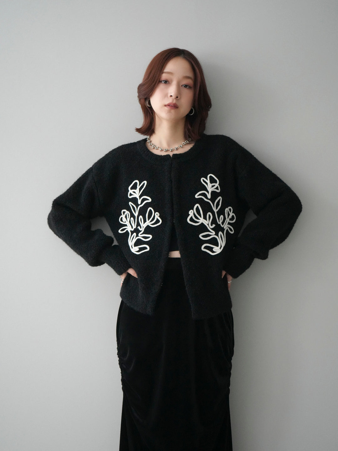 [SET]テープ刺繍ホック開きブークレニットカーディガン+選べるアクセセット(2set)