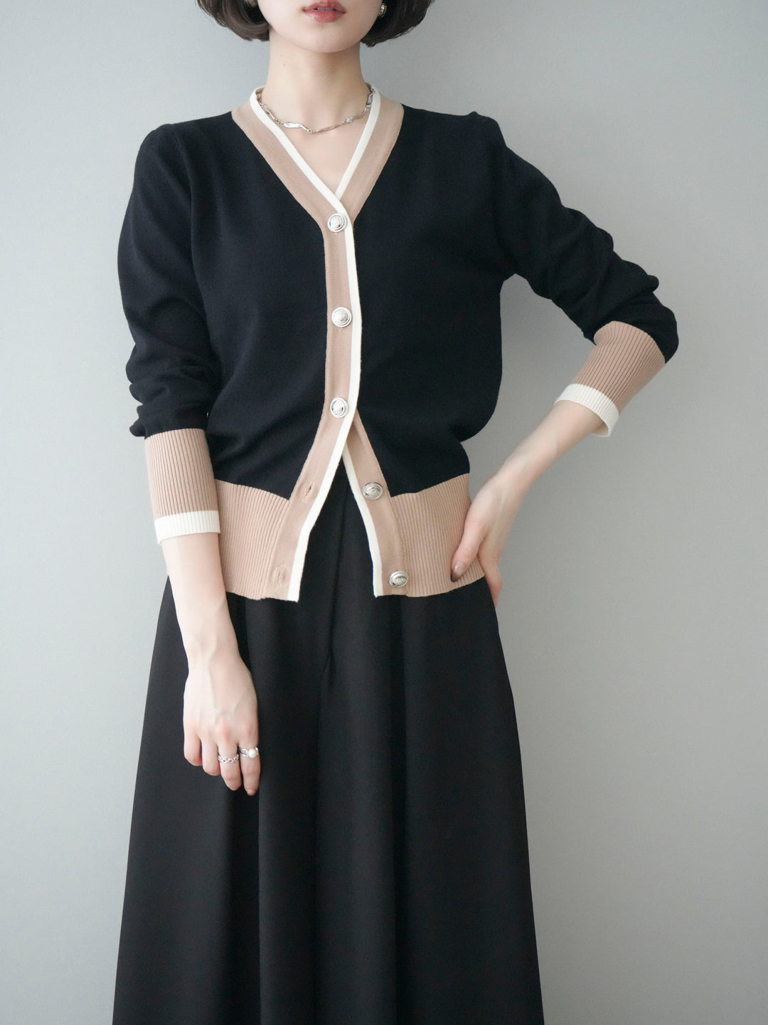 [SET]デザインボタン配色Vネックニットカーディガン+テープベルトタックバギーパンツ(2set)
