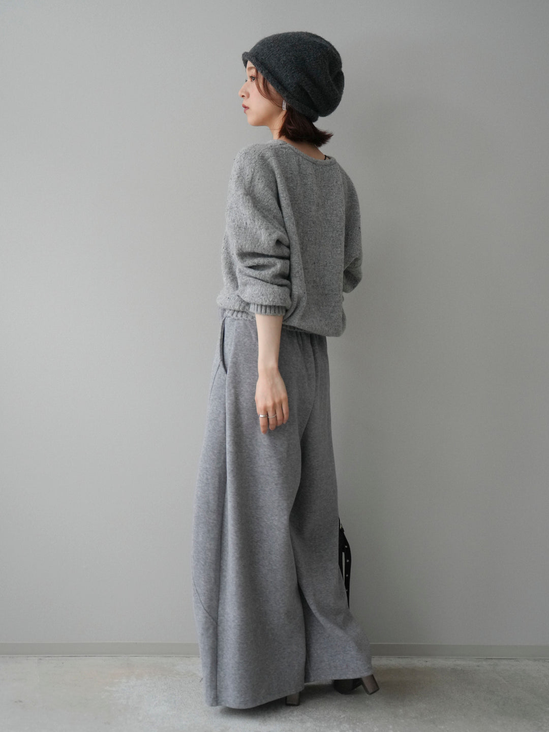 [SET]ツイストネックラメネップヤーンニットプルオーバー+ウエストベルトカーブラインスエットパンツ(2set)