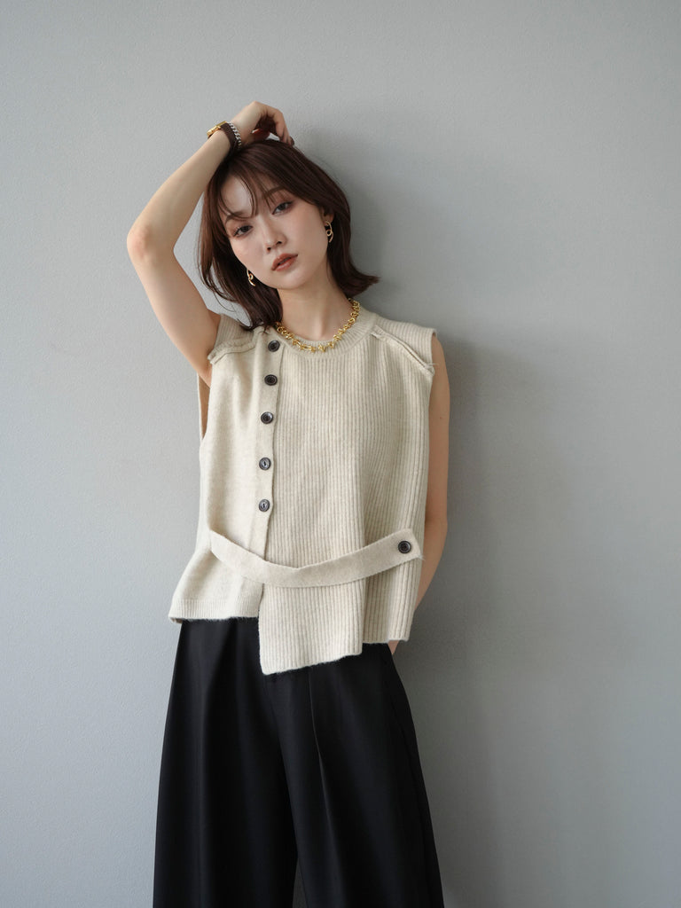 4]レイヤードボタンニットベスト/オフホワイト – Lumier