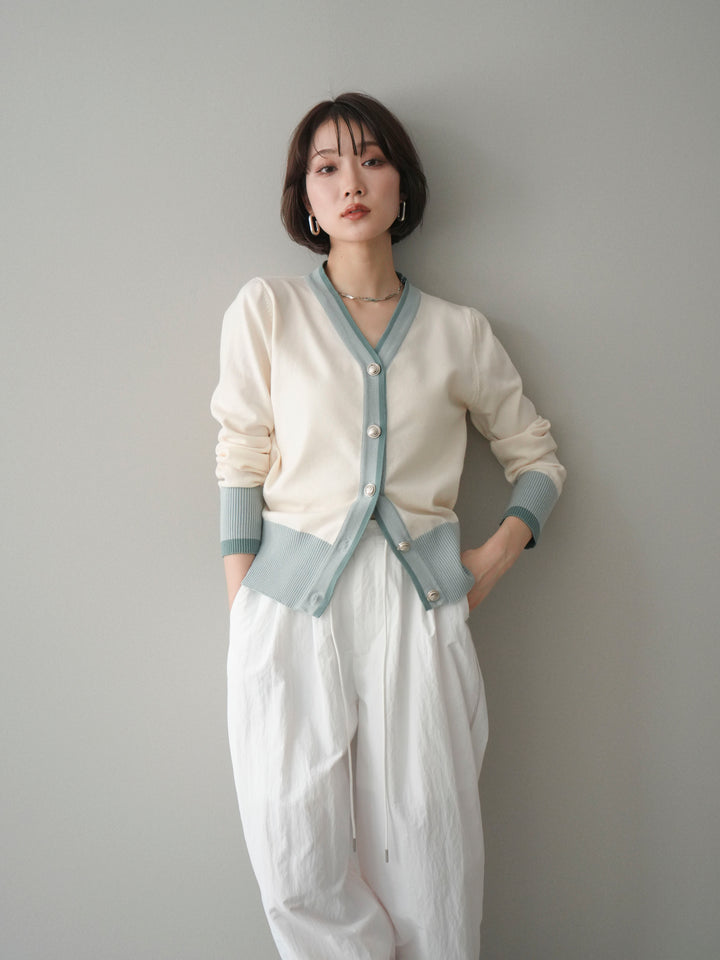 [予約]デザインボタン配色Vネックニットカーディガン/offwhite