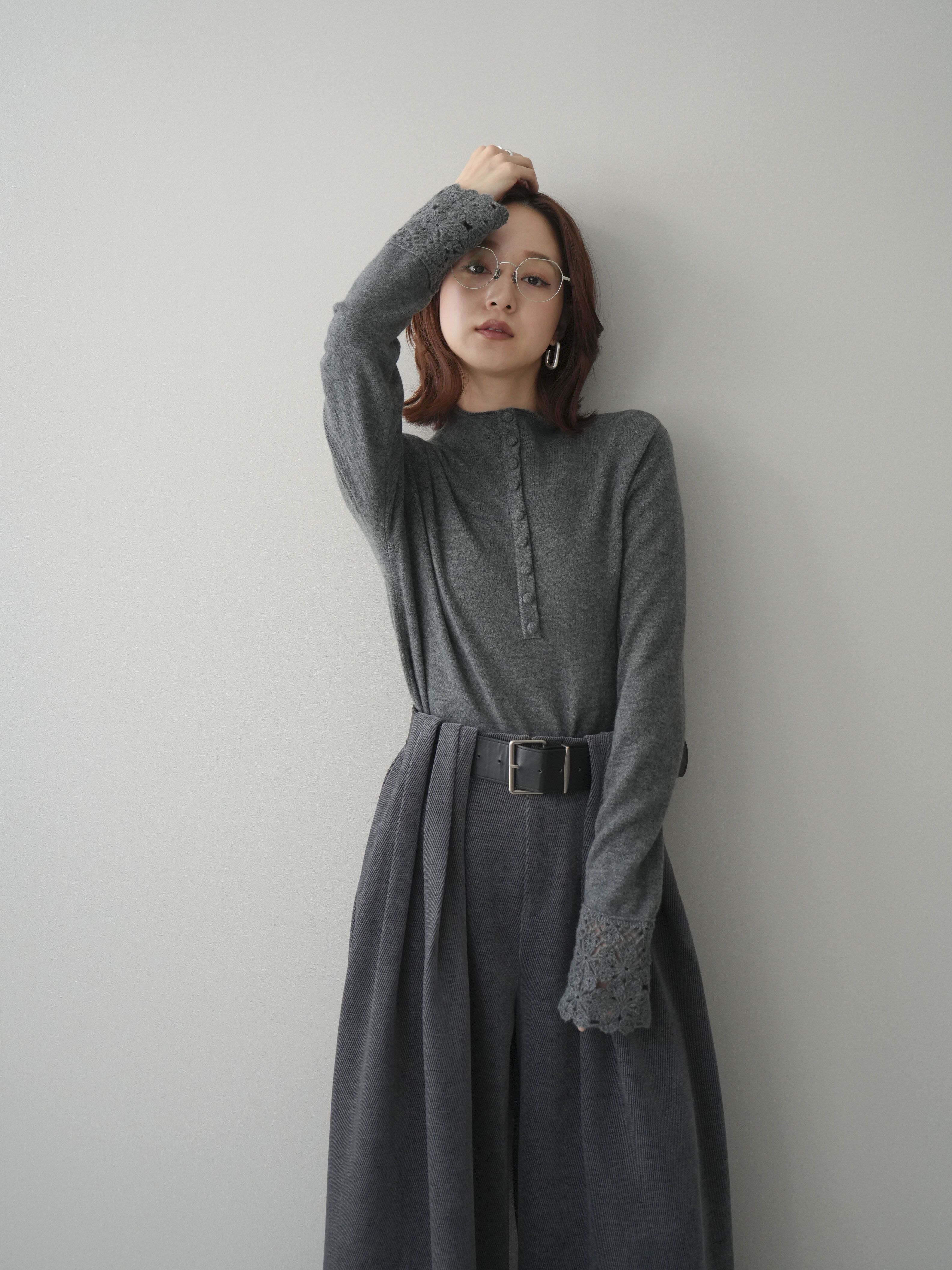 SET]袖スカラップレースフロントボタンウールニットトップス+ベルト