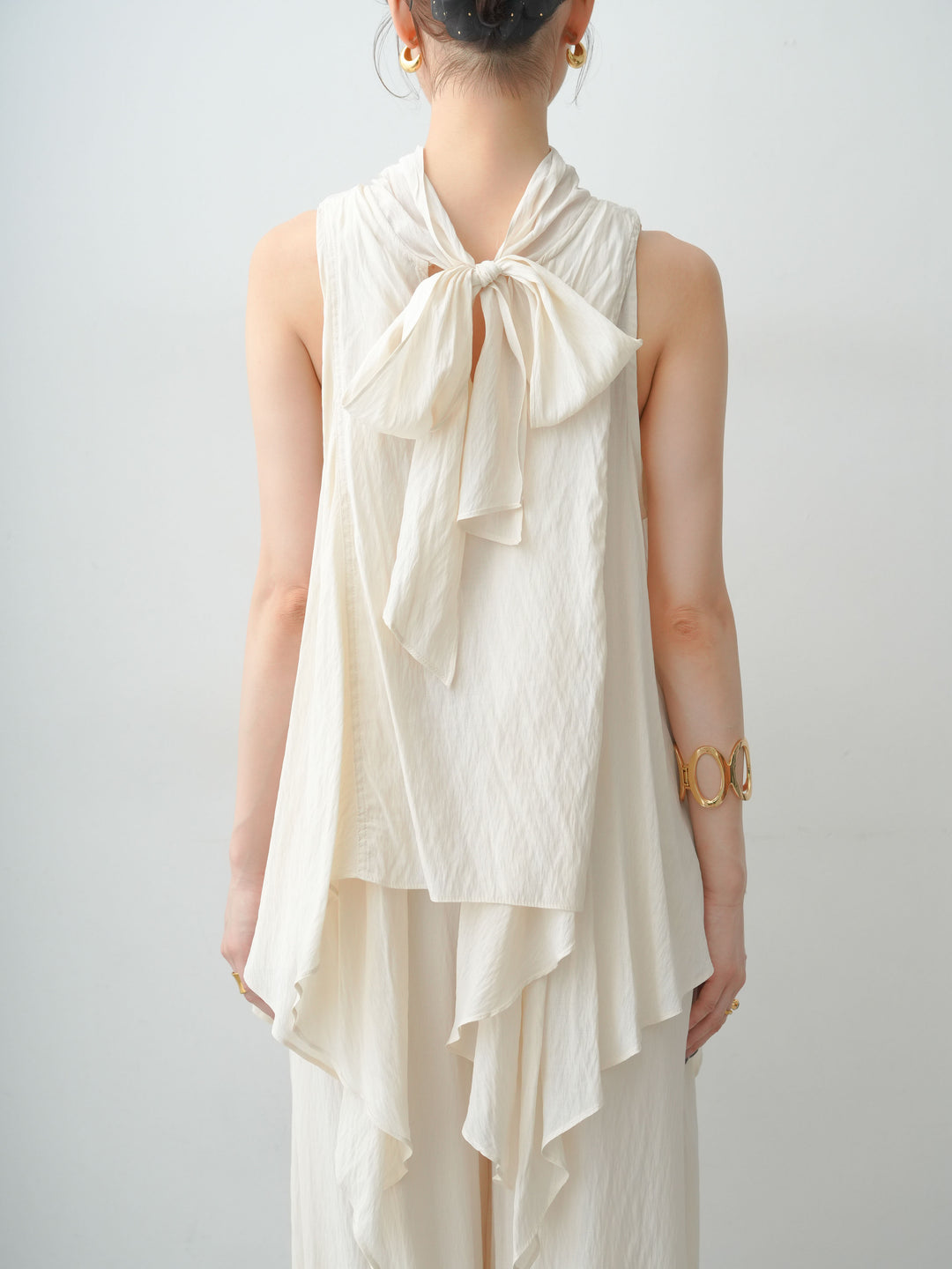 【套裝】前繫帶無袖喇叭上衣和易塞褲套裝（2 件套）