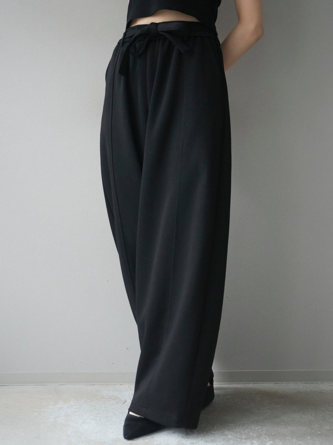 [予約]ベルト付スウェットワイドパンツ/black