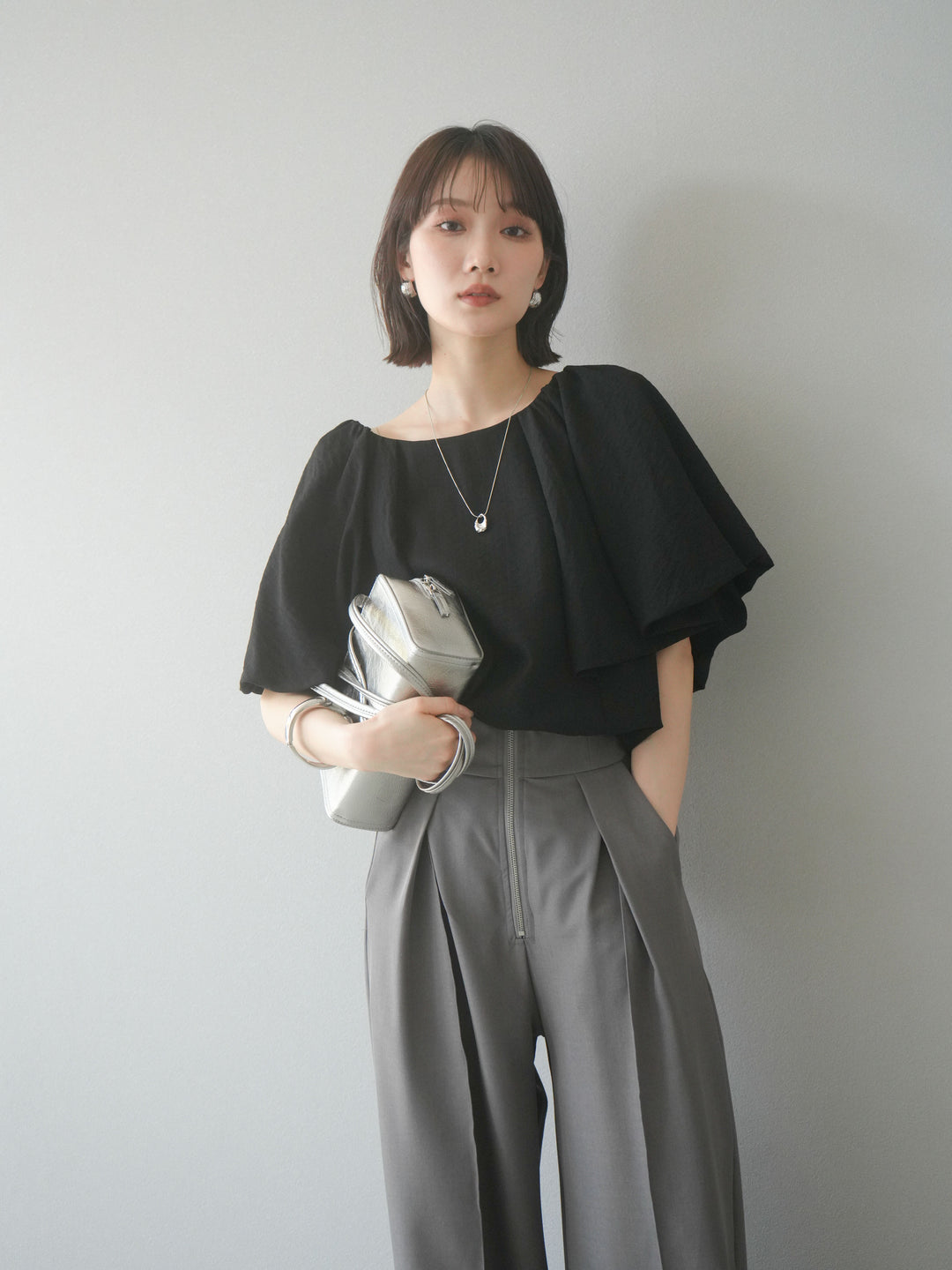 [SET] 燈籠袖褶襉設計上衣 + 拉鍊褶襉寬褲 (2 套)