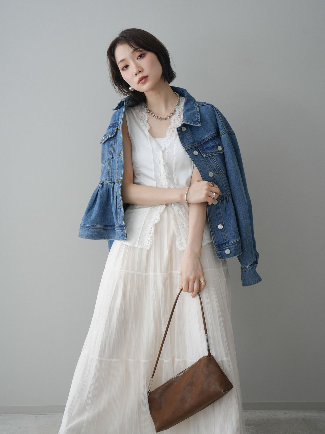 【套裝】荷葉邊牛仔外套+無袖緞面蕾絲吊帶背心+亮片褶皺多層薄紗長裙（三件套）