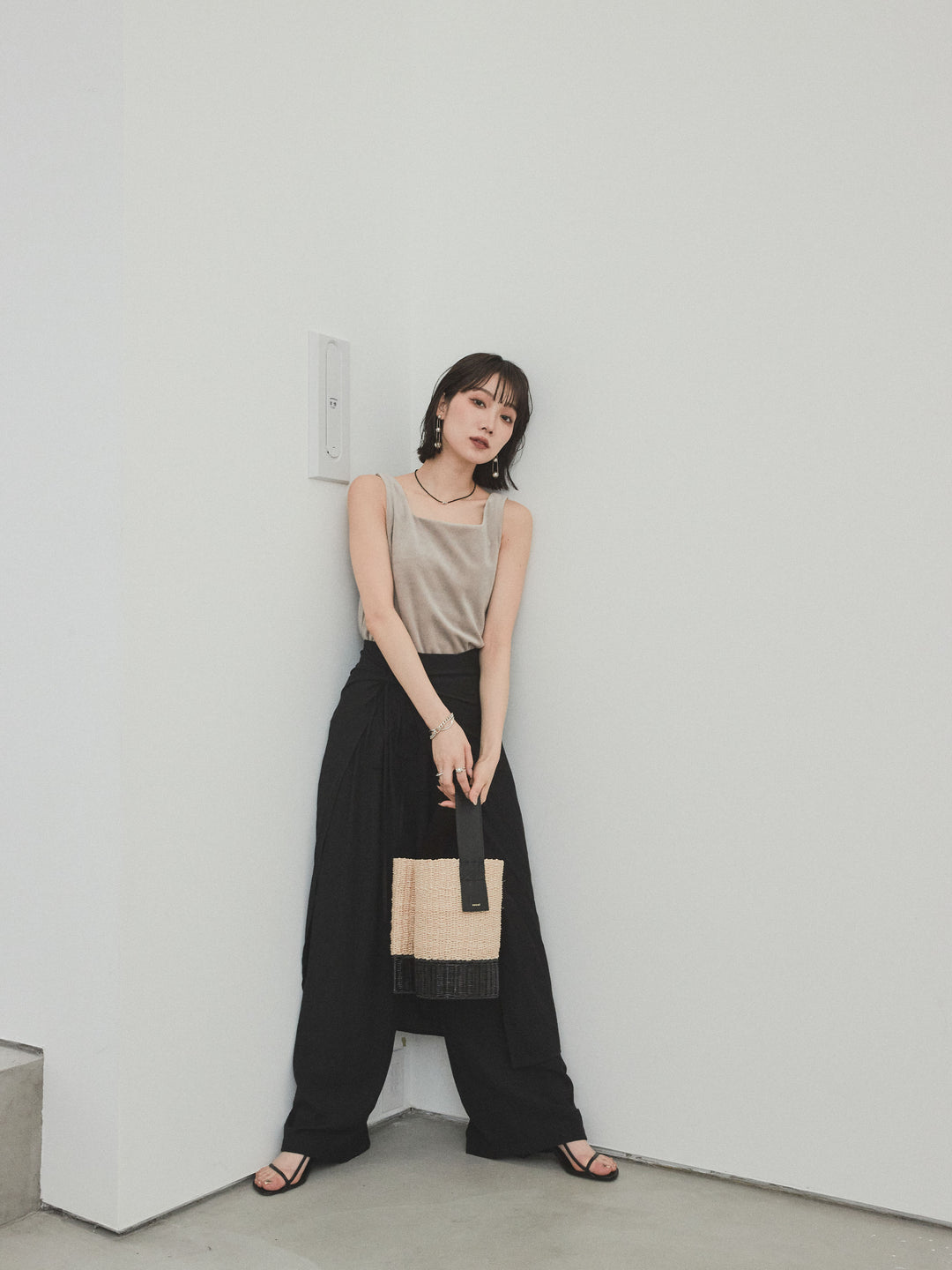 [予約]ワッシャーサテンレイヤードスカートパンツ/ブラック