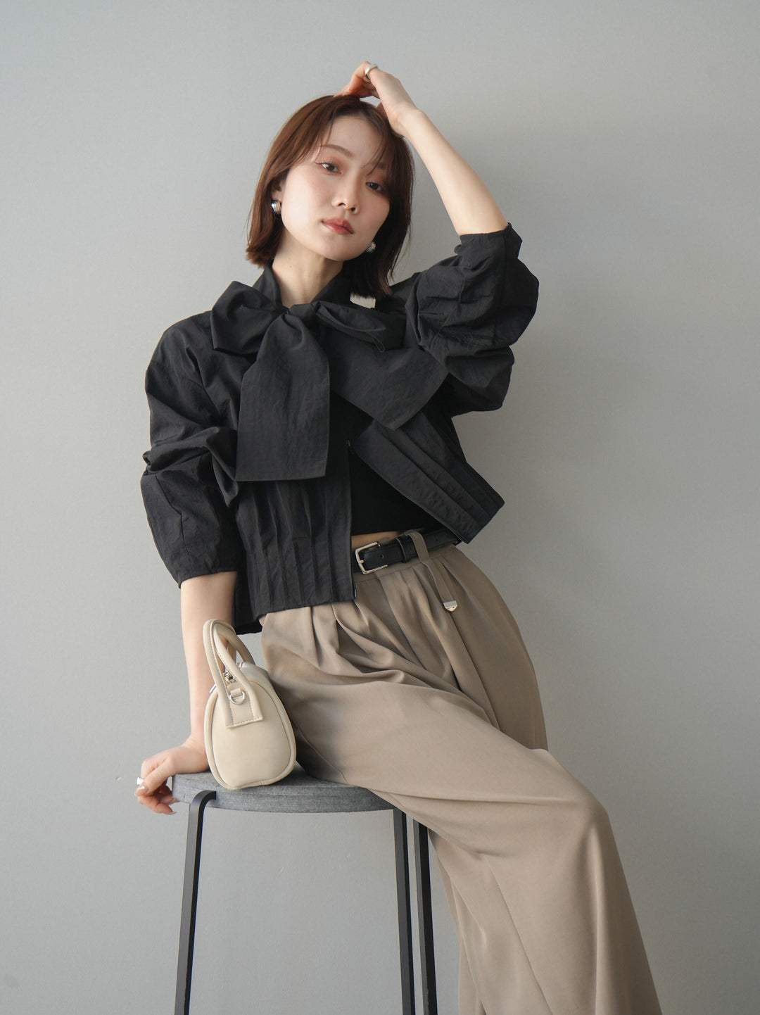 [SET]ボウタイ裾プリーツライトジャケット+ベルト付キーホルダーモチーフワイドパンツ(2set)