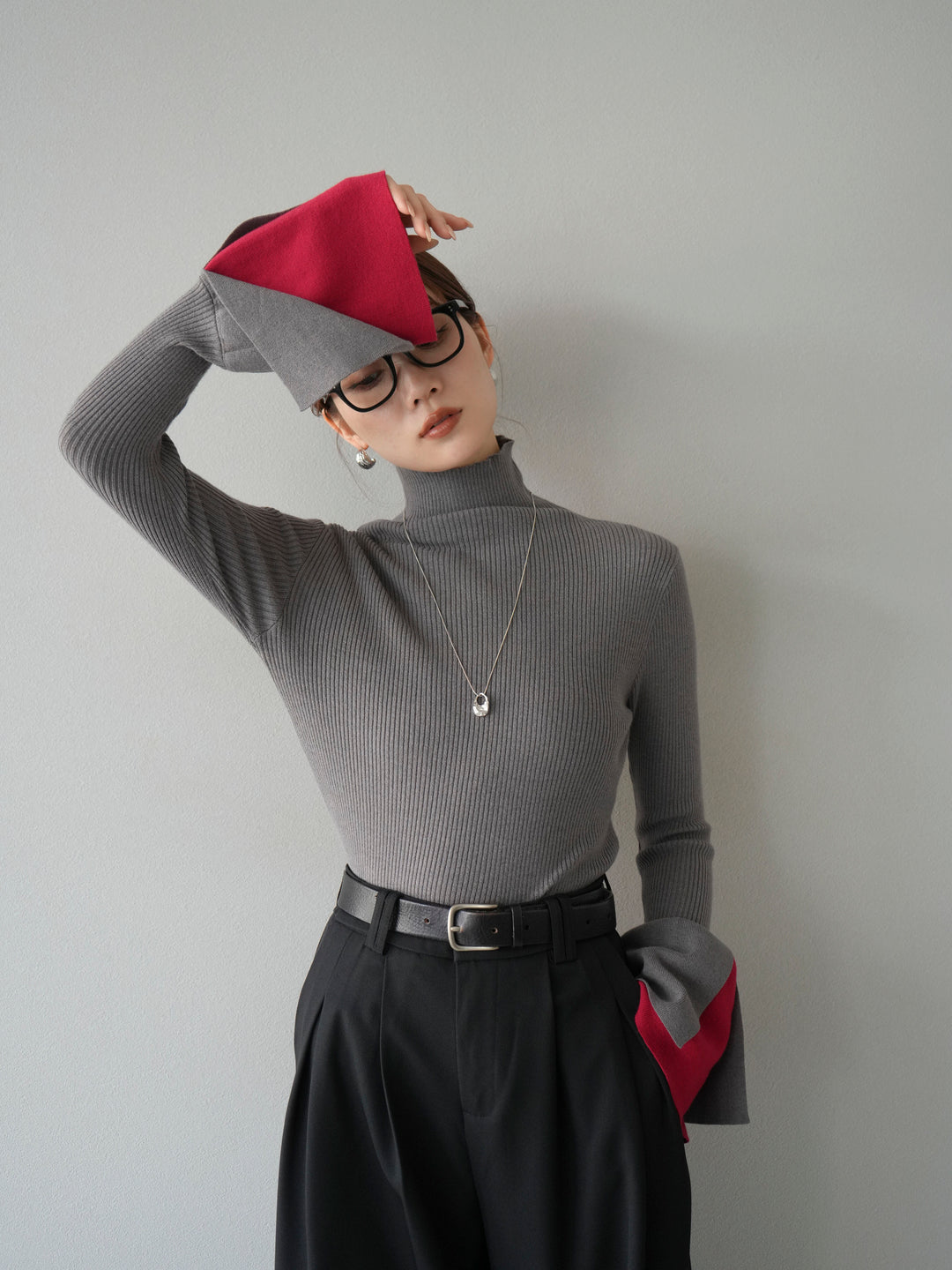 [SET] 疊層喇叭袖高領針織上衣 + 雙褶寬褲 (2 套)