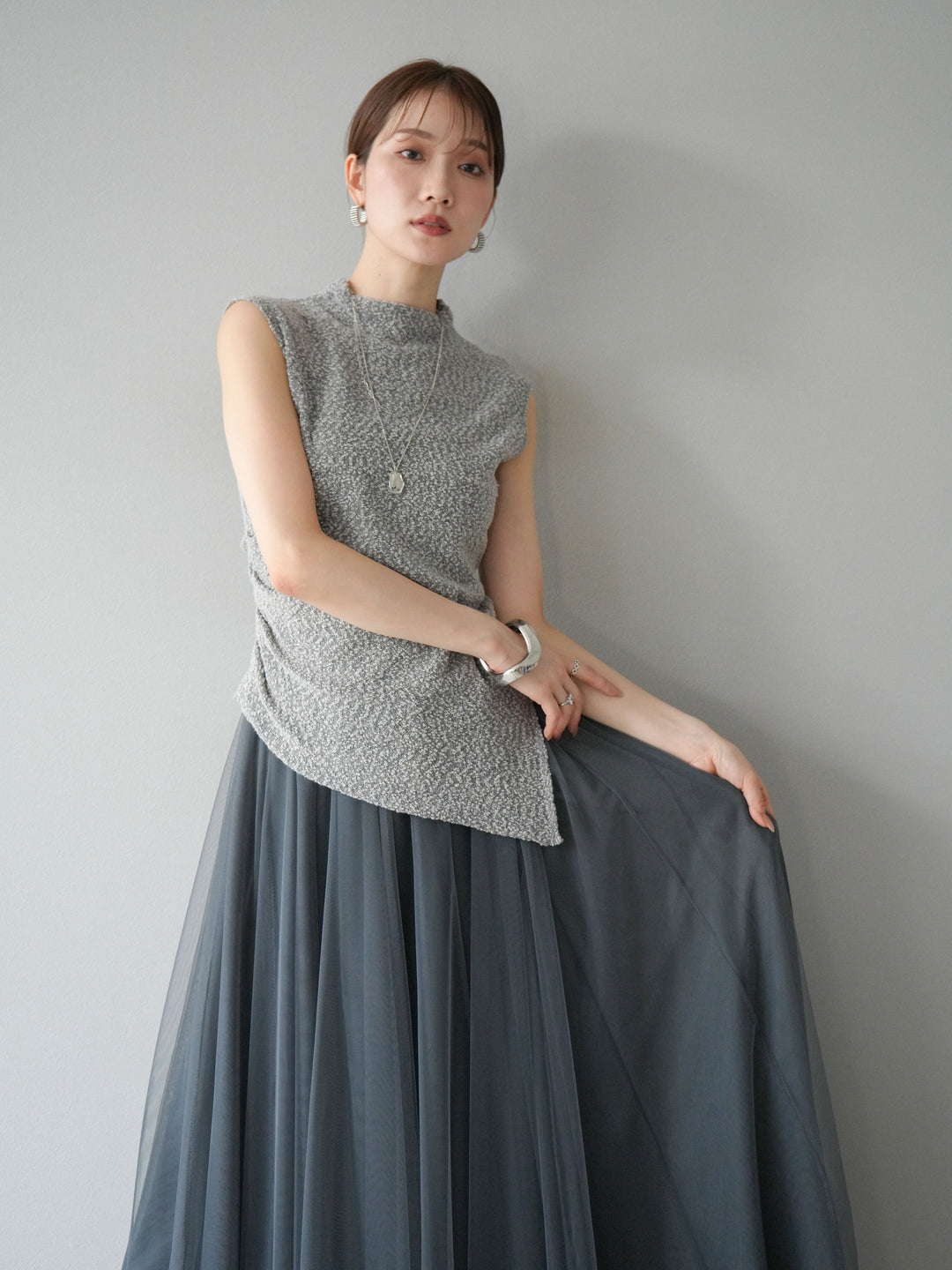 [SET]ブークレアシメニットノースリーブトップス+チュールボリュームスカート(2set)