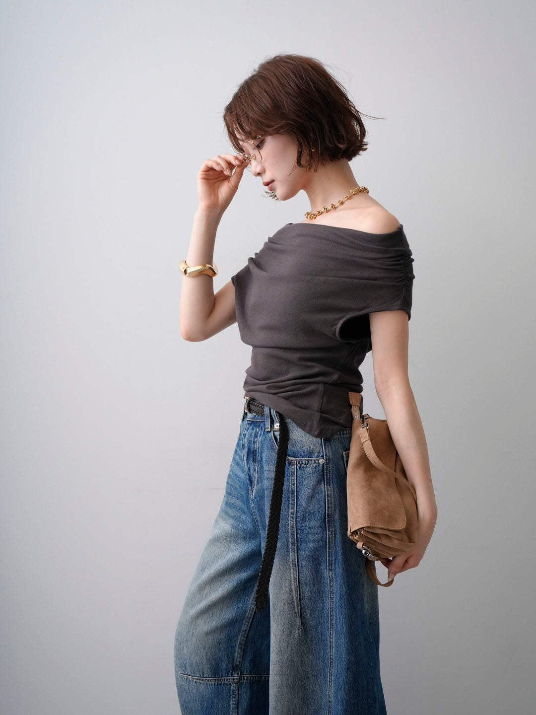 【套裝】不對稱側邊褶皺露背無袖上衣 + 不對稱一觸手手鐲（2 件組）
