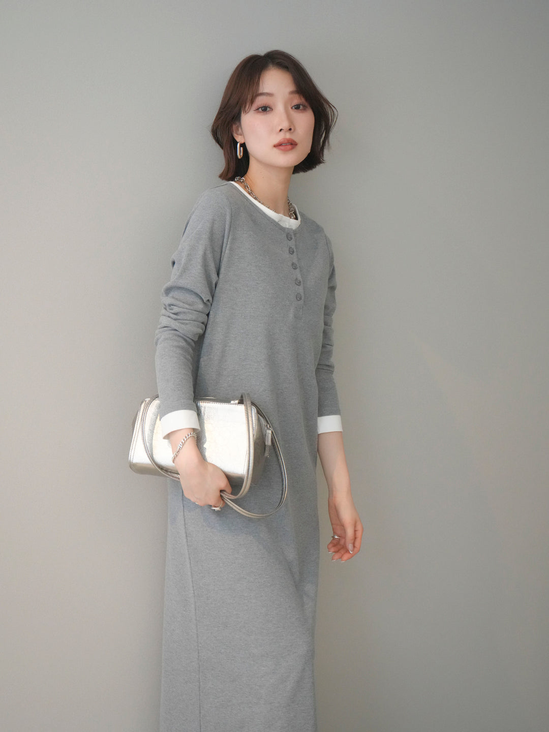 [SET]配色レイヤードヘンリーネックカットリブワンピース+選べるアクセセット(2set)