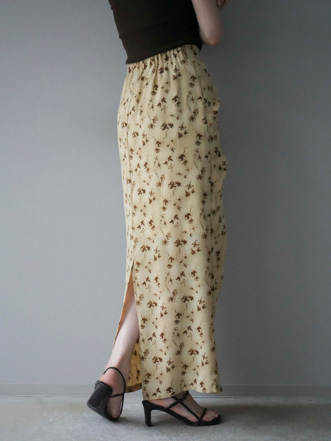 [予約]フラワーモチーフタックIラインスカート/ベージュ