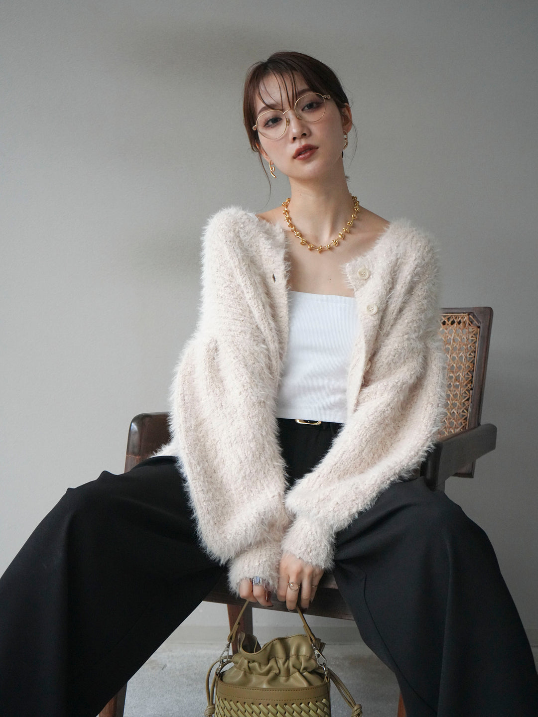 [預購] 圓領隨機毛絨開襟衫/本色